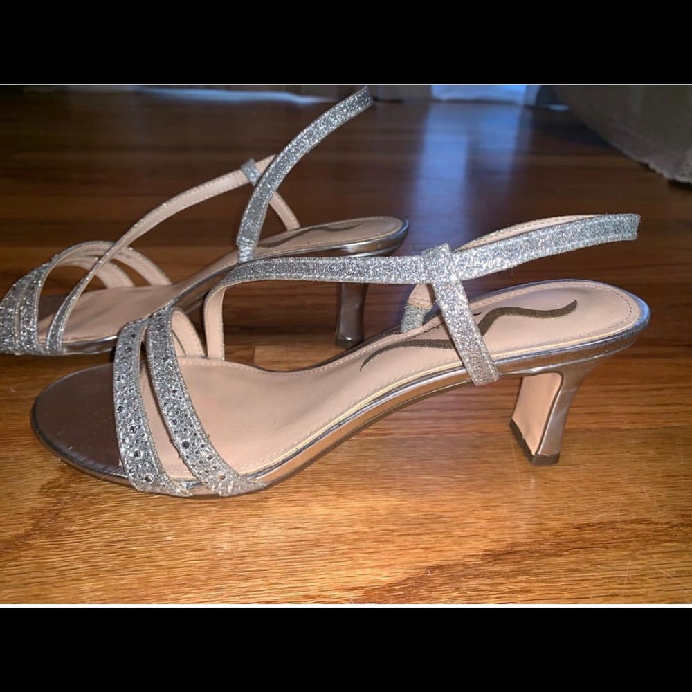 Silver sparkly heels✨